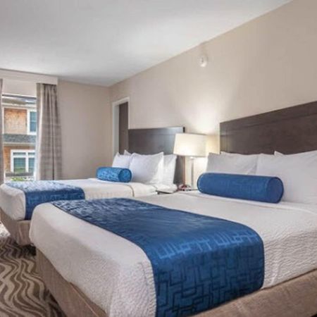 רהובות' ביץ' The Breakers Hotel & Suites מראה חיצוני תמונה